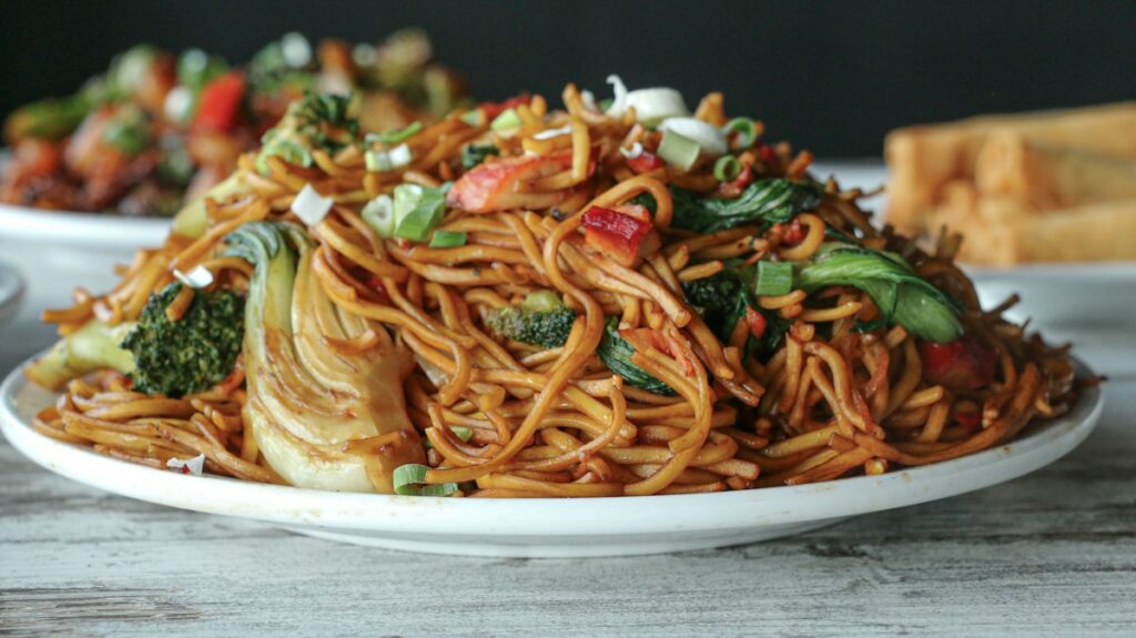 Plate of lo mein noodles with vegetables